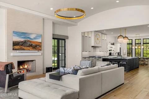 $6,490,000 | 6650 North Hillside Drive, Paradise Valley, AZ 85253