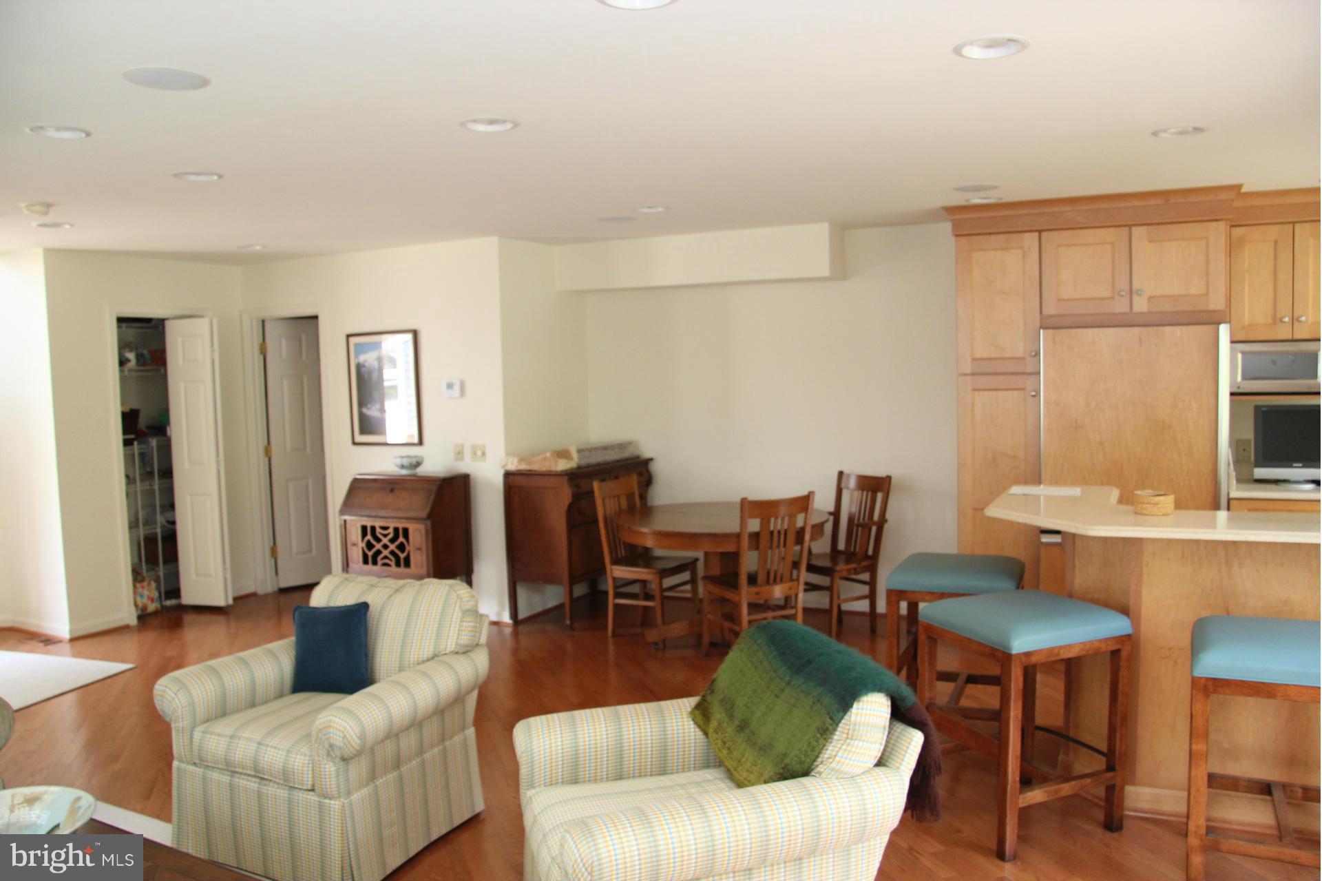 1006 Blackwell Road Annapolis, MD 21403 - Photo 4 of 30 Interior (General)