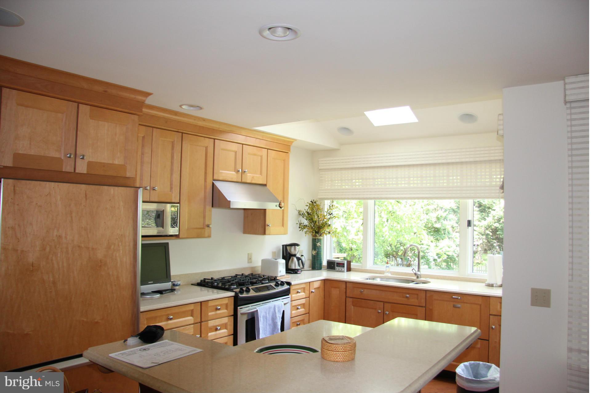 1006 Blackwell Road Annapolis, MD 21403 - Photo 5 of 30 Kitchen