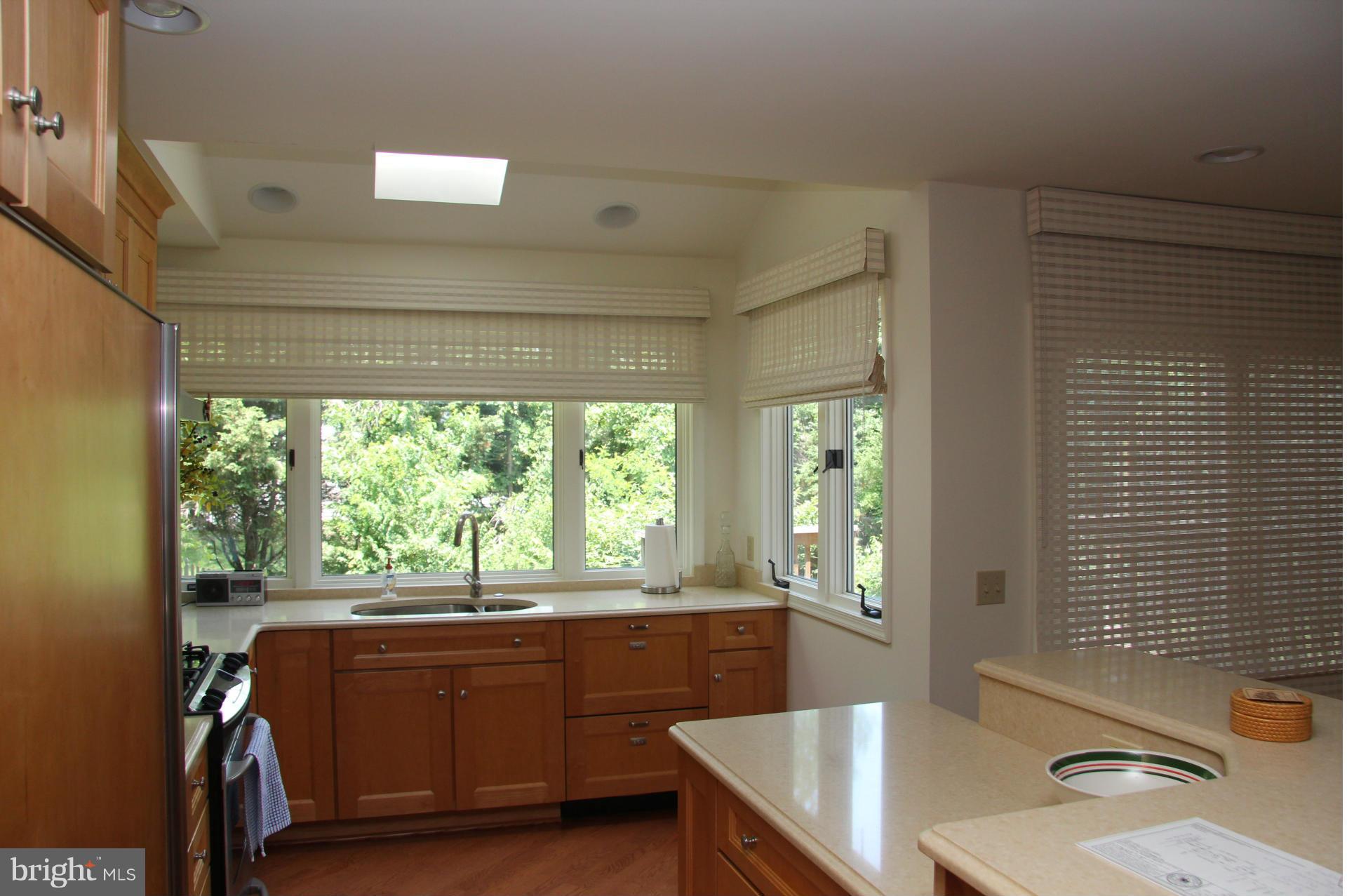 1006 Blackwell Road Annapolis, MD 21403 - Photo 6 of 30 Kitchen