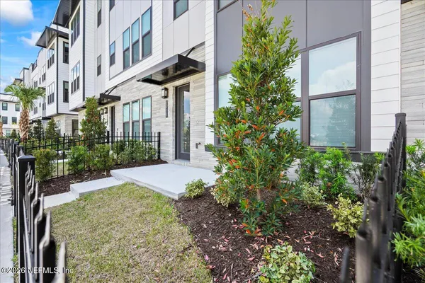$3,350 | 1928 Prudential Drive, Jacksonville, FL 32207