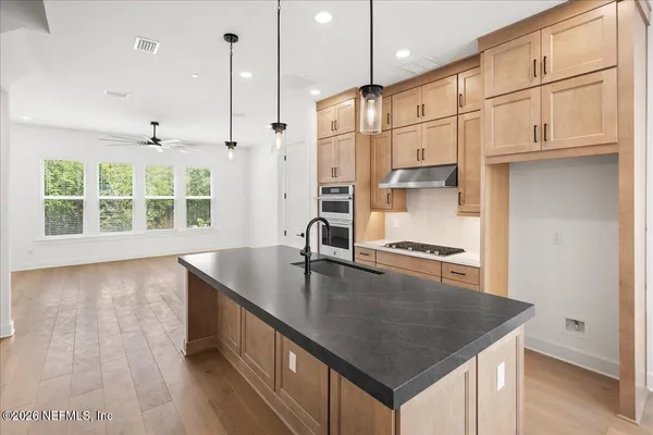 $3,350 | 1928 Prudential Drive, Jacksonville, FL 32207