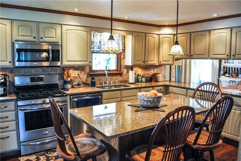 448 Marwood Road Cabot, PA 16023 - Photo 3 of 24