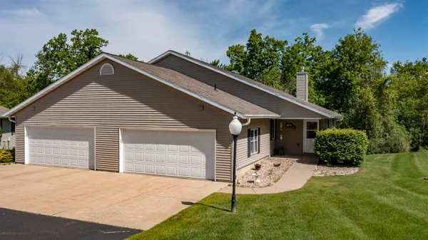 $325,000 | 232 Prairie View Court, Waupaca, WI 54981