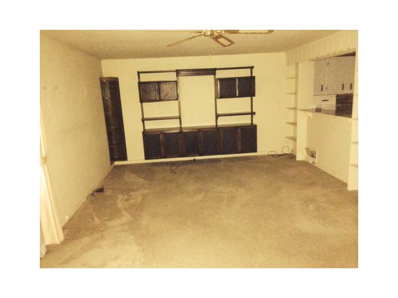 1516 Greentree Road Pittsburgh, PA 15220 - Photo 3 of 10 Living Room. Living Room Area