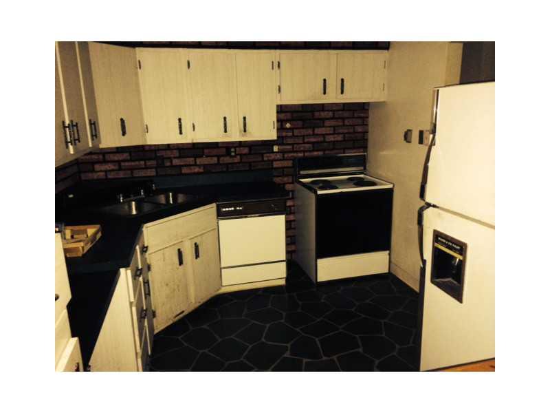 1516 Greentree Road Pittsburgh, PA 15220 - Photo 4 of 10 Kitchen. Kitchen with Appliances Included