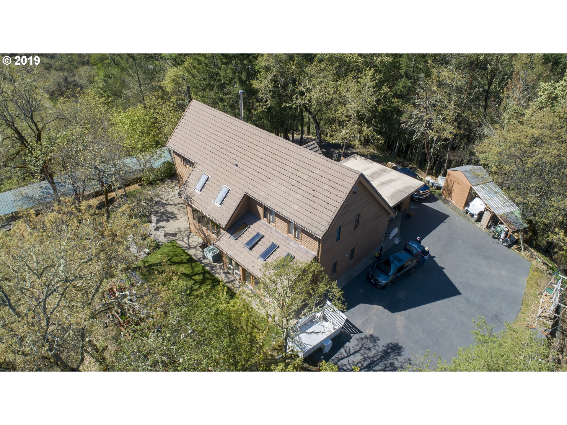 4087 Shoestring Road Riddle, OR 97469 - Photo 3 of 32