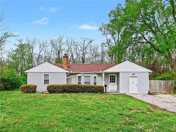 $234,900 | 13308 8th Street, Grandview, MO 64030