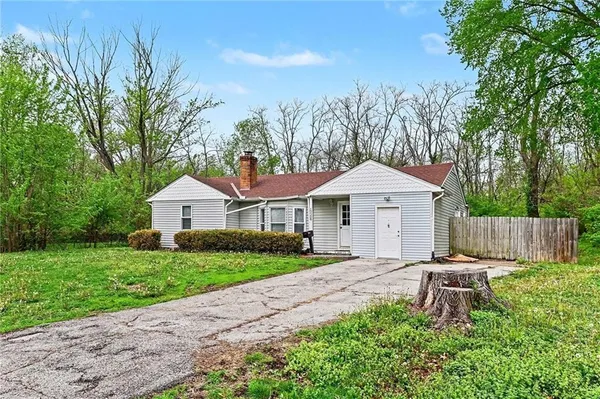 $234,900 | 13308 8th Street, Grandview, MO 64030