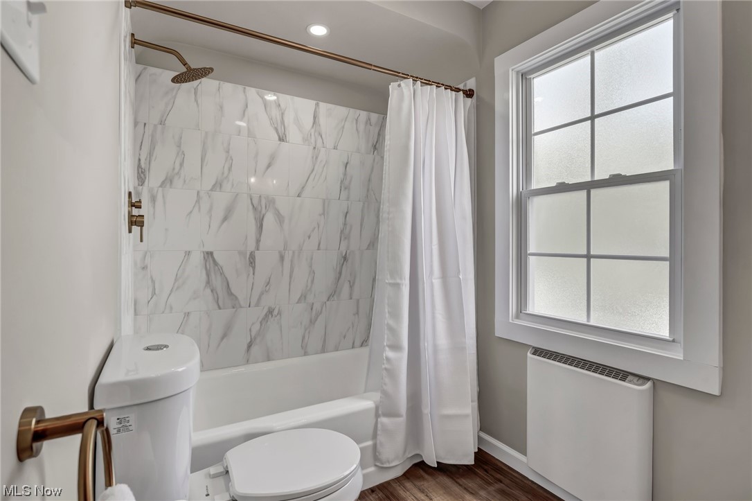 3669 Silsby Road University Heights, OH 44118 - Photo 19 of 34 Updated Main bathroom