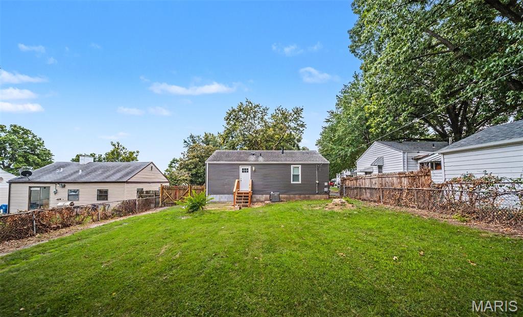 9425 Ridge Avenue St. Louis, MO 63114 - Photo 34 of 35 Gallery Image 34