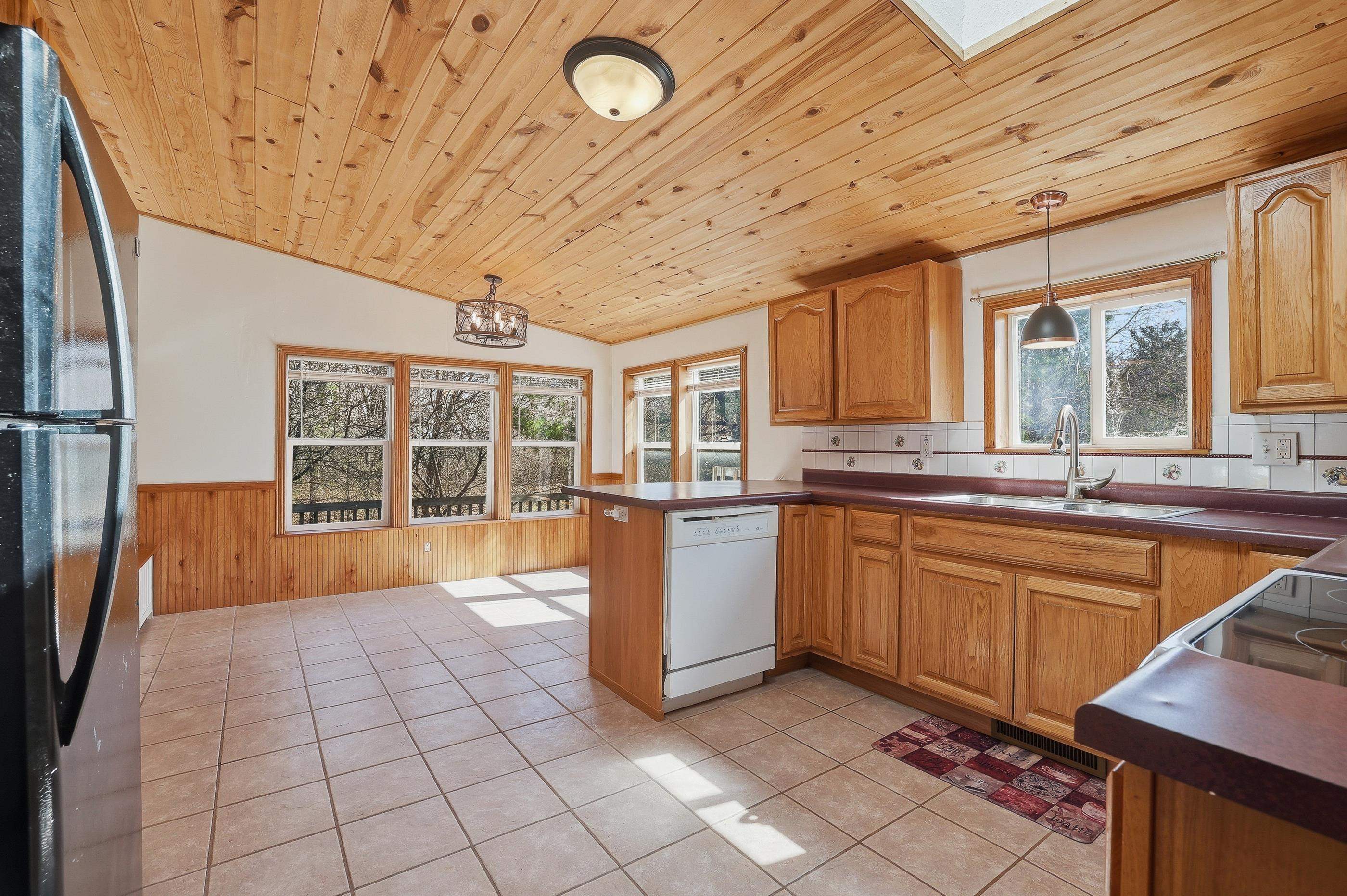 10172 Otto Road Amherst, WI 54406 - Photo 7 of 49