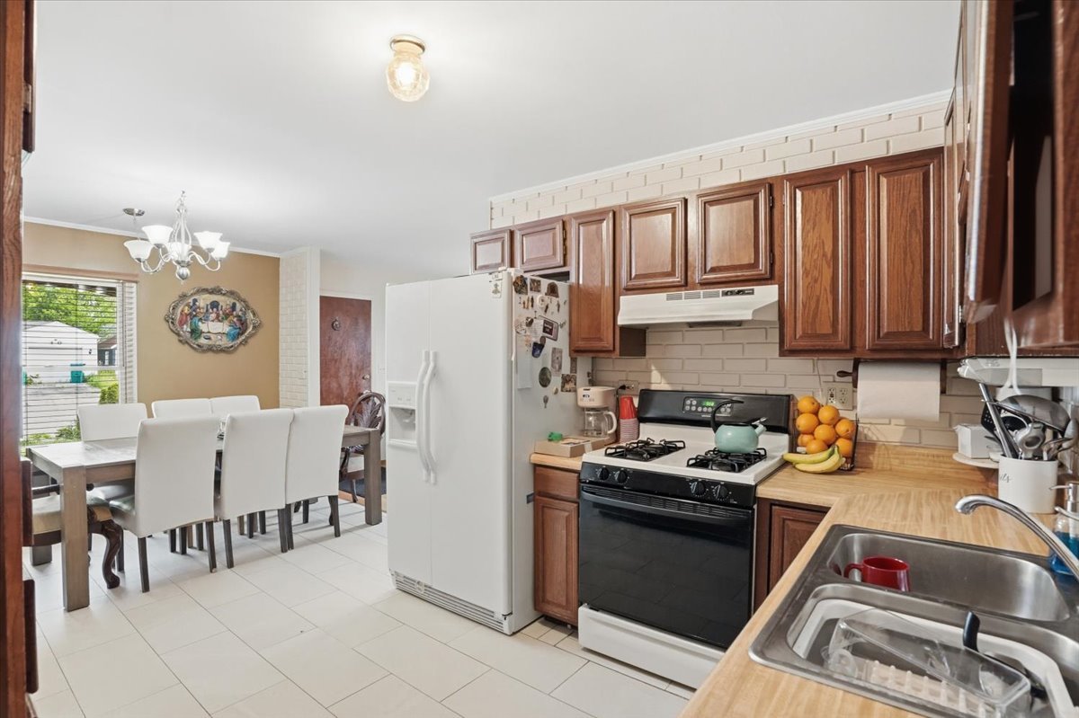 415 Garfield Road Ingleside, IL 60041 - Photo 9 of 28