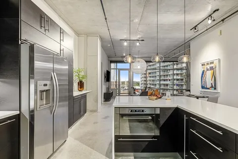 $825,000 | 800 West 5th Street, Unit 703, Austin, TX 78703