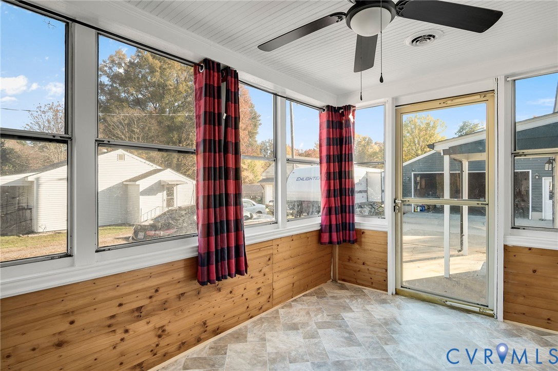 1649 Meadow Road Sandston, VA 23150 - Photo 13 of 25 Gallery Image 13