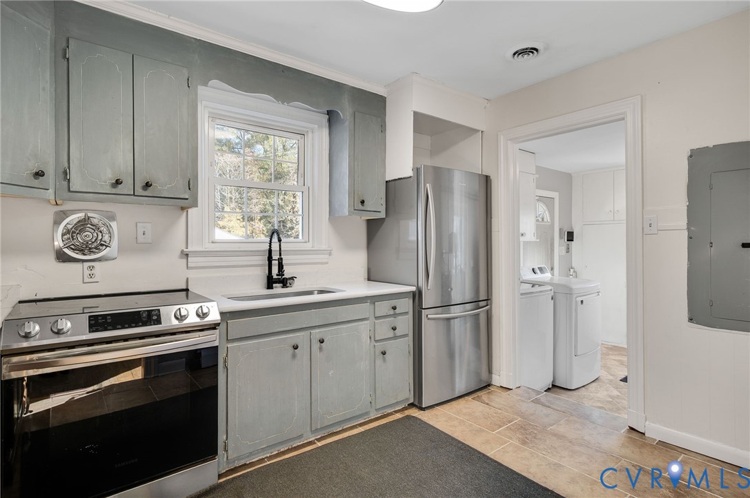 1649 Meadow Road Sandston, VA 23150 - Photo 15 of 25 Gallery Image 15