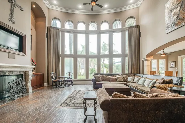 $1,900,000 | 4266 North College Avenue, Fresno, CA 93704