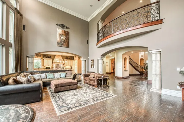 $1,900,000 | 4266 North College Avenue, Fresno, CA 93704