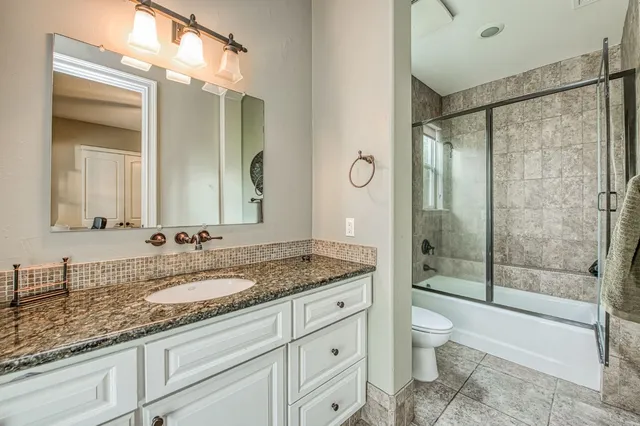 $1,900,000 | 4266 North College Avenue, Fresno, CA 93704