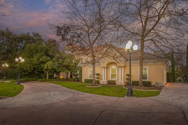 $1,900,000 | 4266 North College Avenue, Fresno, CA 93704