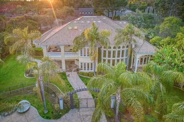 $1,900,000 | 4266 North College Avenue, Fresno, CA 93704