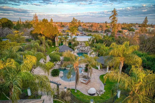 $1,900,000 | 4266 North College Avenue, Fresno, CA 93704