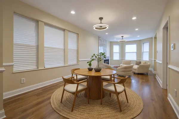 $2,200 | 4704 West Monroe Street, Unit 1, Chicago, IL 60644