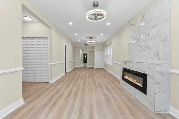 $2,200 | 4704 West Monroe Street, Unit 1, Chicago, IL 60644