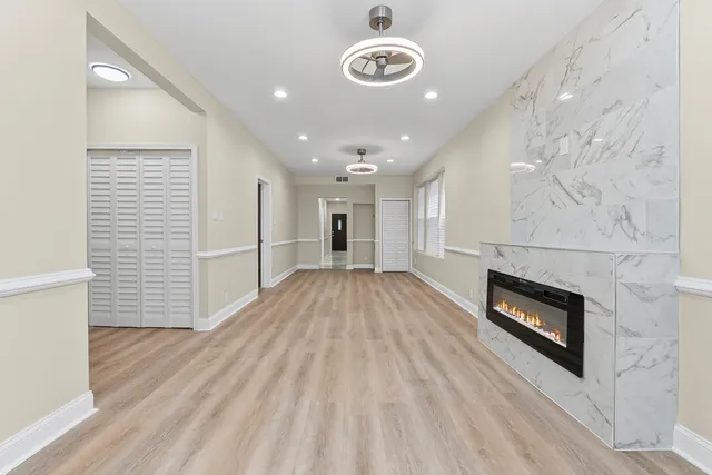 $2,200 | 4704 West Monroe Street, Unit 1, Chicago, IL 60644