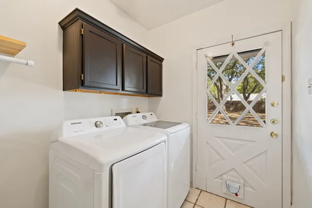 $3,250 | 2008 Matthews Lane, Austin, TX 78745