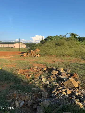 $59,900 | 348 Monroe Drive, Bristol, TN 37620