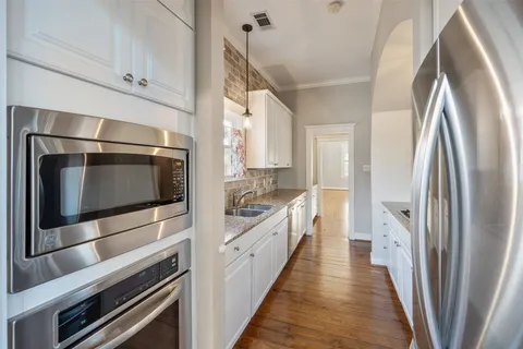 $989,000 | 1342 Allston Street, Houston, TX 77008