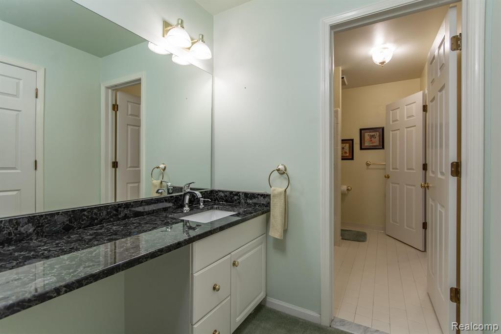 2074 Mapleridge Road Rochester Hills, MI 48309 - Photo 25 of 48