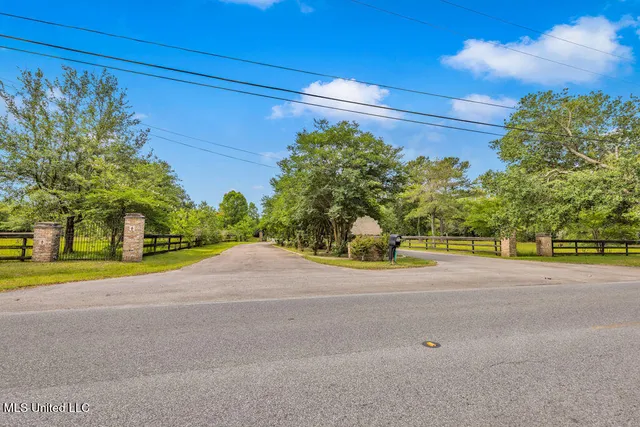 $1,600,000 | 24071 Cuevas Delisle Road, Unit A), Pass Christian, MS 39571