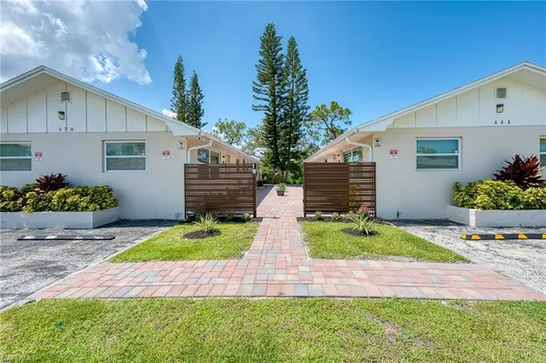 $1,700,000 | 668 97th Avenue North, Naples, FL 34108
