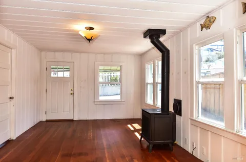 $900,000 | 53 Ocean View Avenue, Dillon Beach, CA 94929