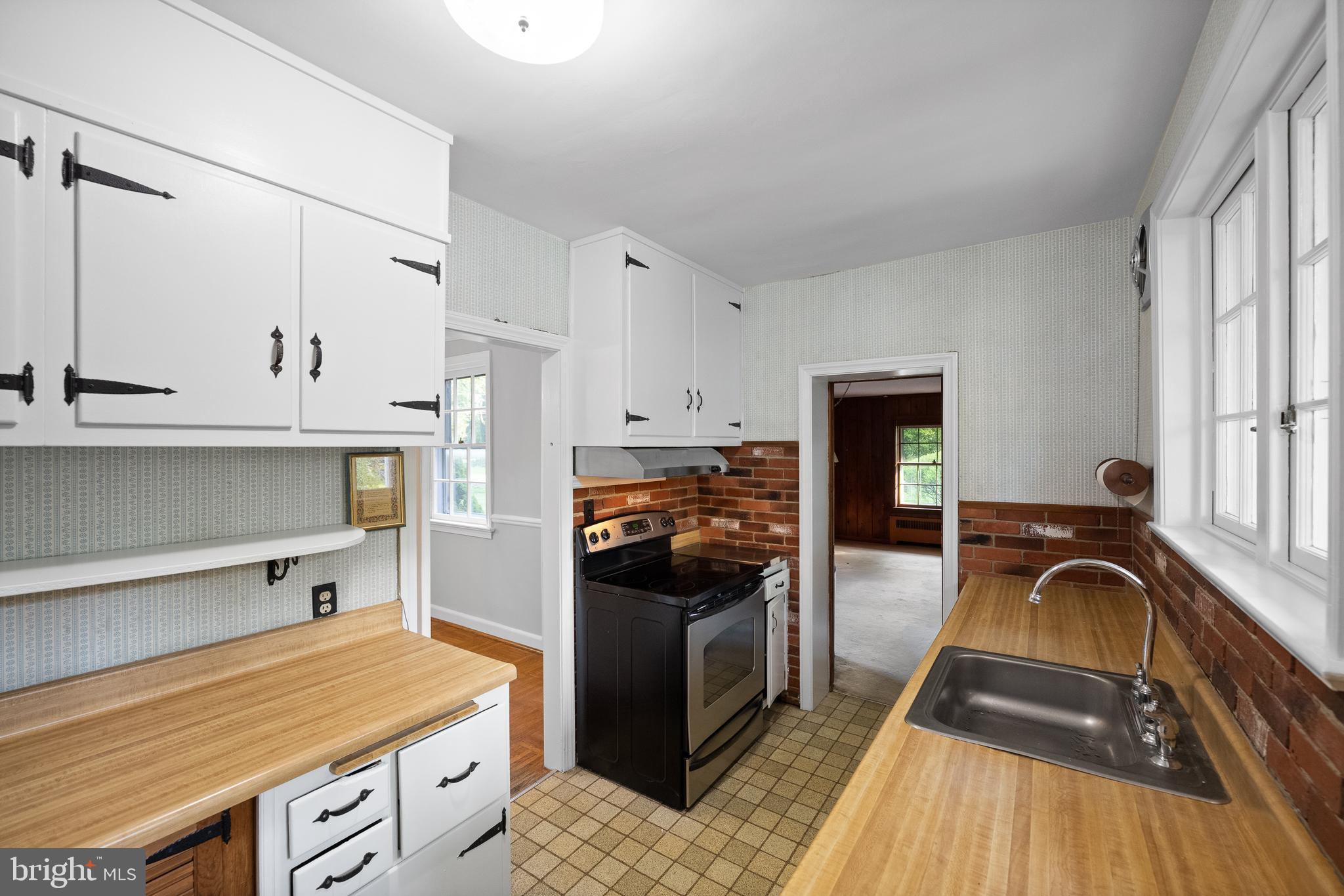 213 East Rose Valley Road Wallingford, PA 19086 - Photo 14 of 33 Kitchen