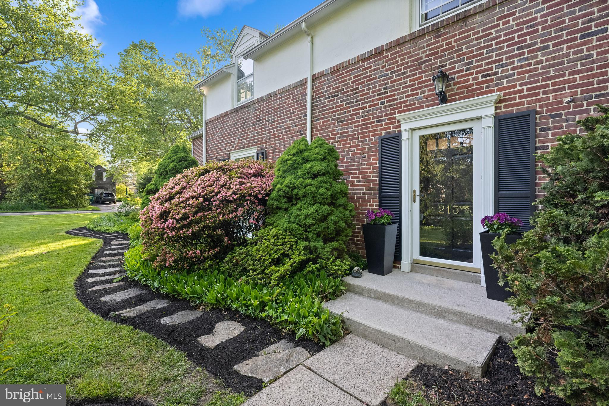 213 East Rose Valley Road Wallingford, PA 19086 - Photo 4 of 33