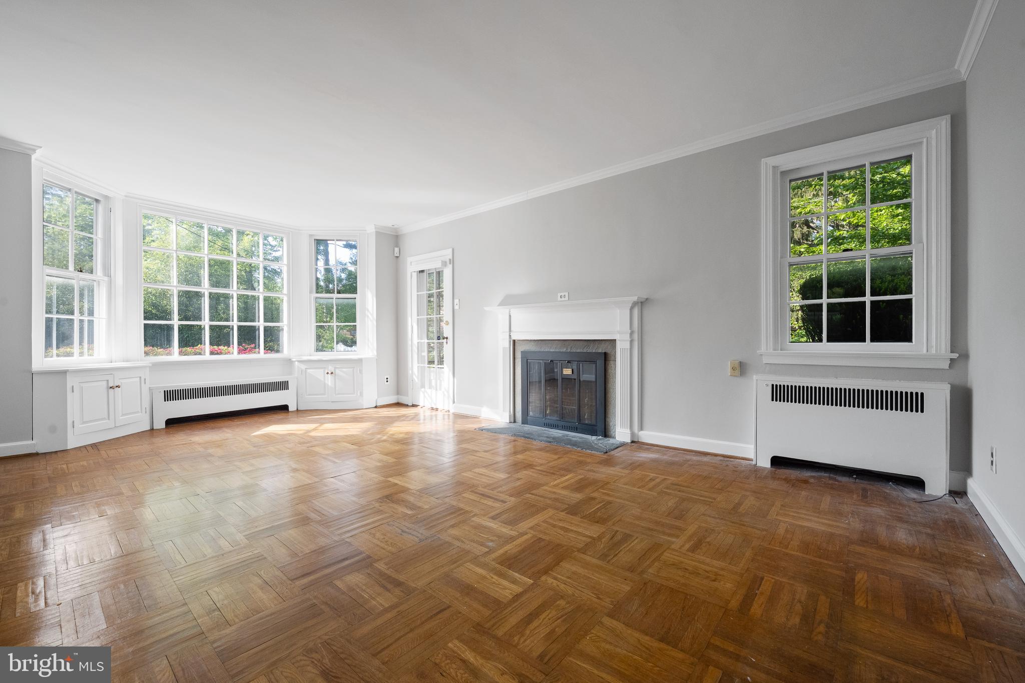 213 East Rose Valley Road Wallingford, PA 19086 - Photo 6 of 33 Living Room