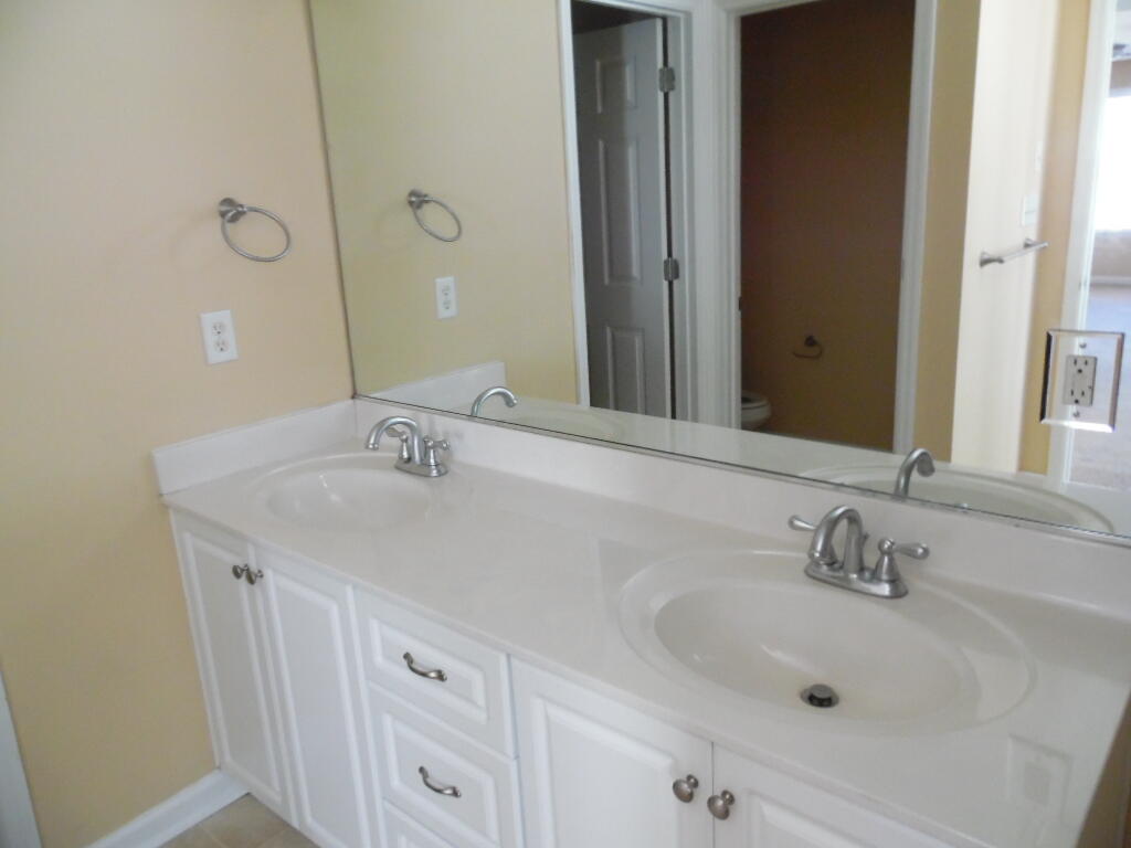 1120 Hunters Cove Evans, GA 30809 - Photo 22 of 34 Master bathroom