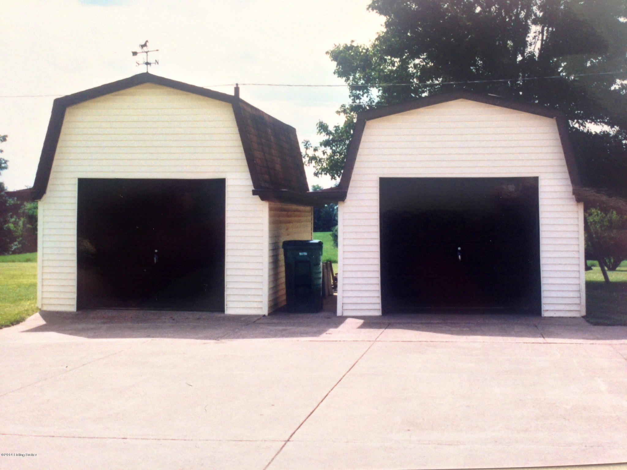 397 Mt Eden Road Shepherdsville, KY 40165 - Photo 29 of 34 Garage