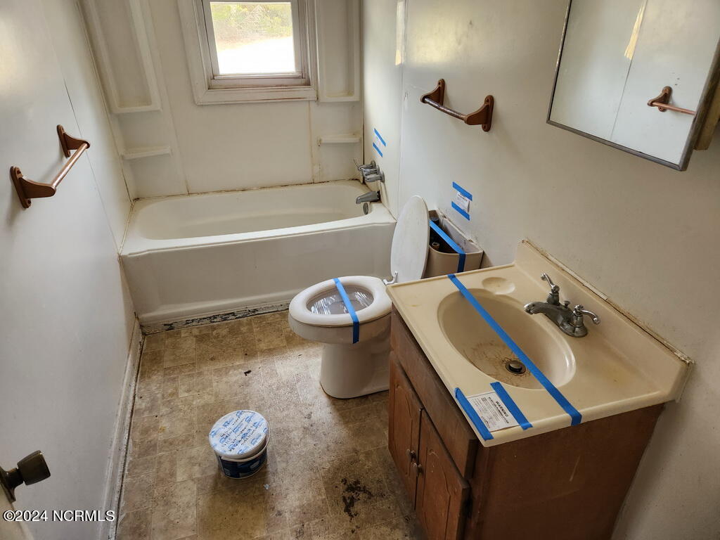 203 A Outerbridge Road Williamston, NC 27892 - Photo 12 of 16 BATH