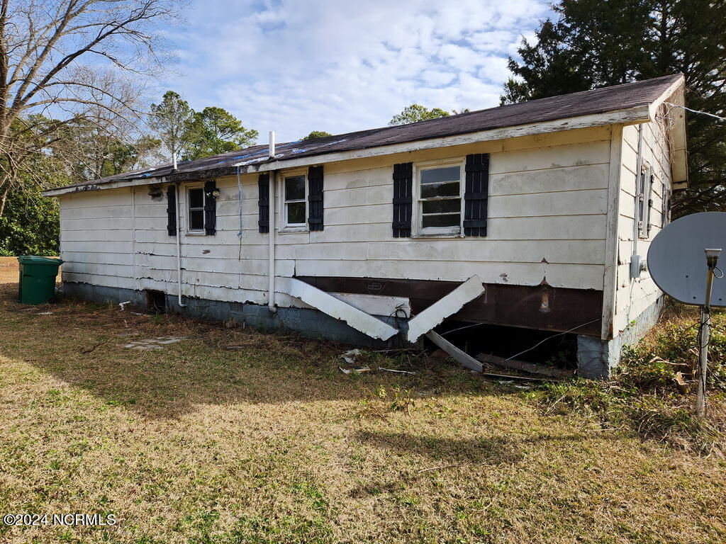 203 A Outerbridge Road Williamston, NC 27892 - Photo 4 of 16 REAR