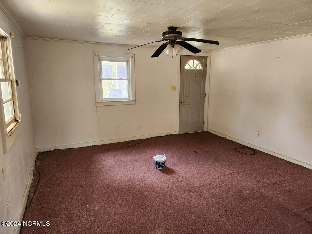 203 A Outerbridge Road Williamston, NC 27892 - Photo 6 of 16 LIVING ROOM