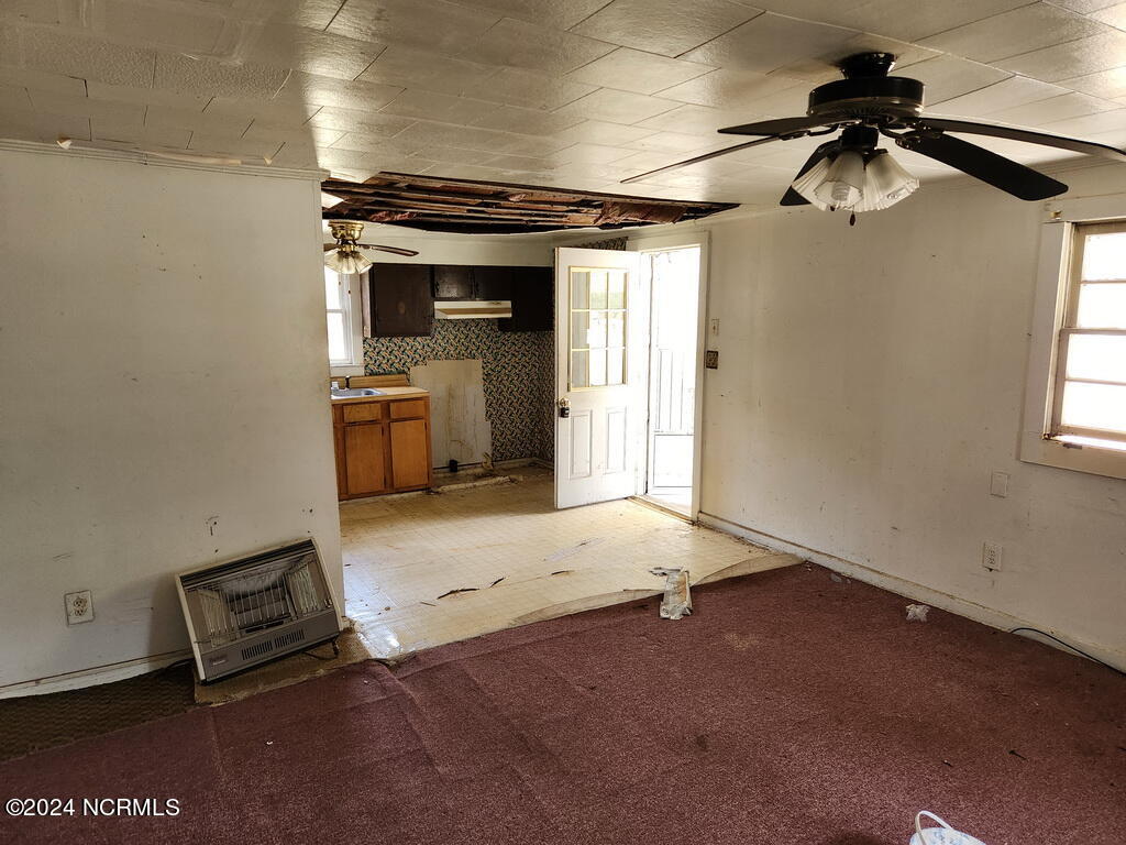 203 A Outerbridge Road Williamston, NC 27892 - Photo 7 of 16 LIVING ROOM