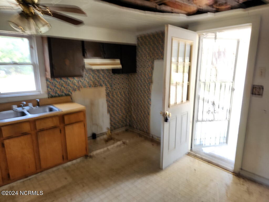 203 A Outerbridge Road Williamston, NC 27892 - Photo 9 of 16 KITCHEN