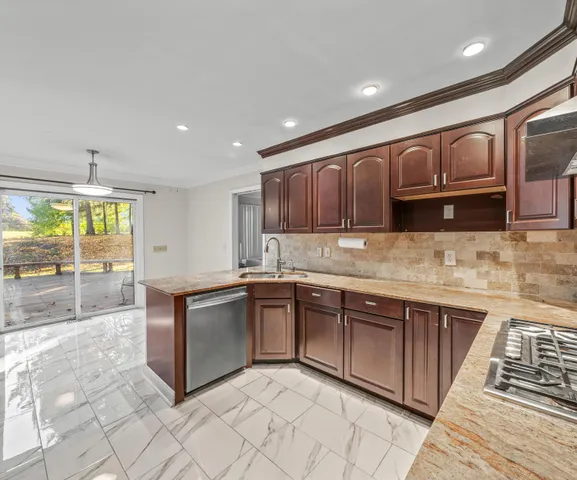 $515,000 | 28043 New Bedford, Farmington Hills, MI 48334