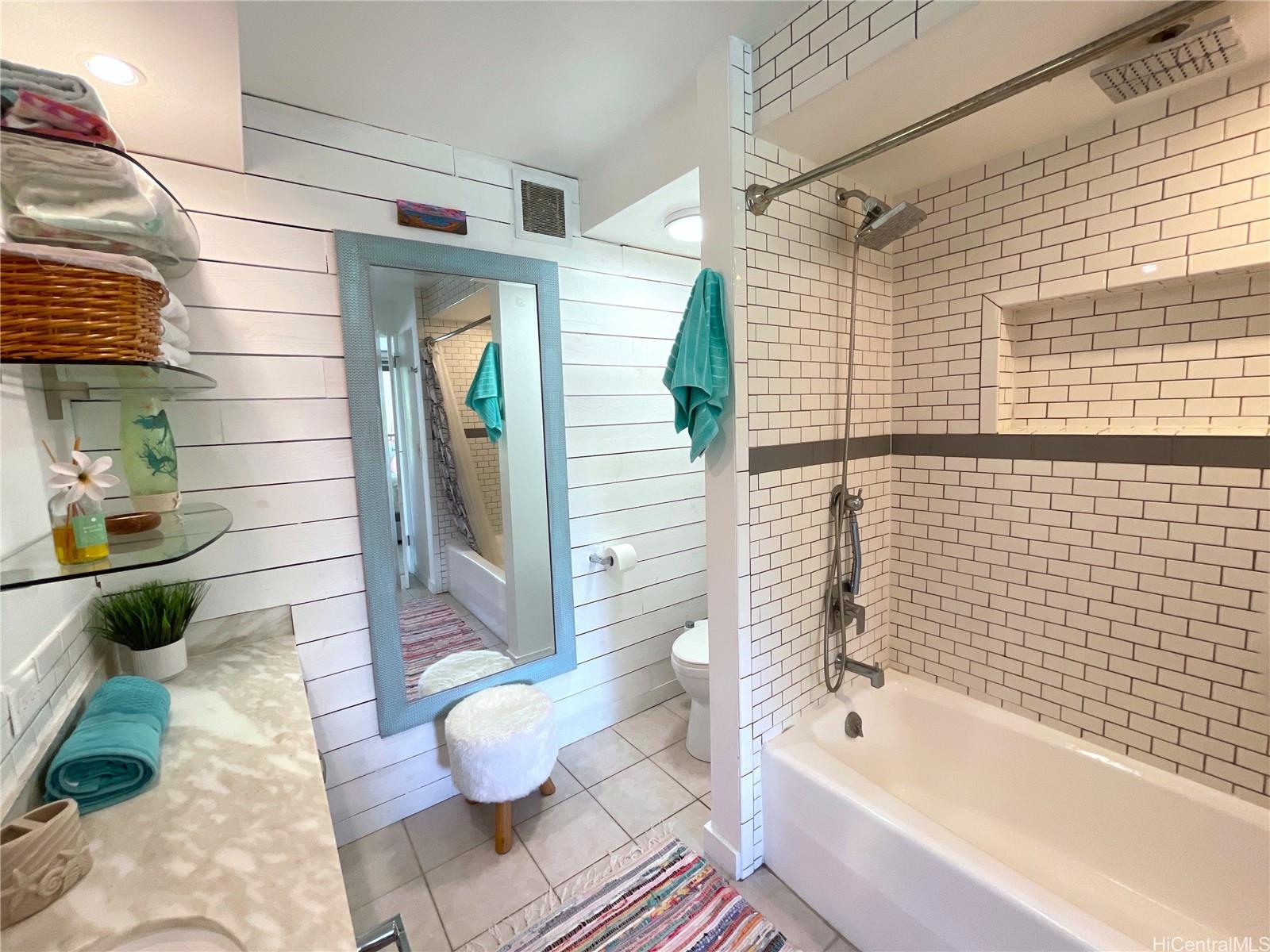 500 Lunalilo Home Road, Unit 14C Honolulu, HI 96825 - Photo 11 of 25 Main Bathroom - Gorgeous & Refreshing Shower