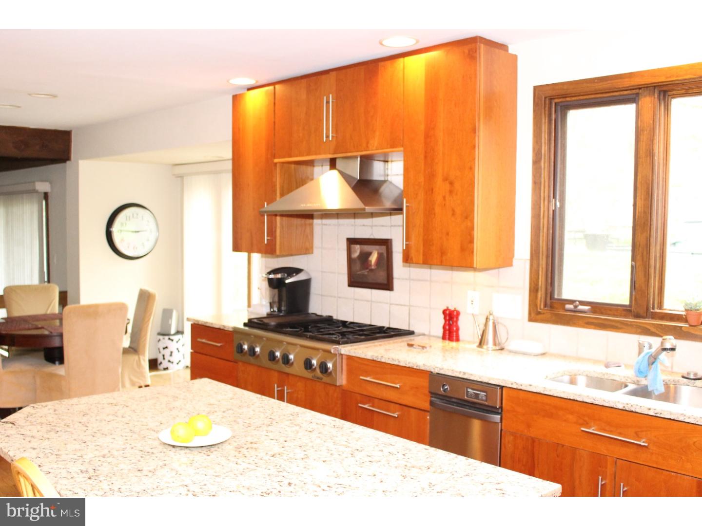 547 Atterbury Road Villanova, PA 19085 - Photo 8 of 25