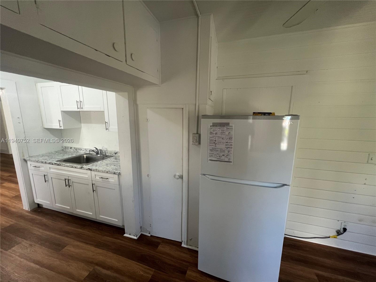 1880 Northwest 28th Street, Unit A Miami, FL 33142 - Photo 12 of 14